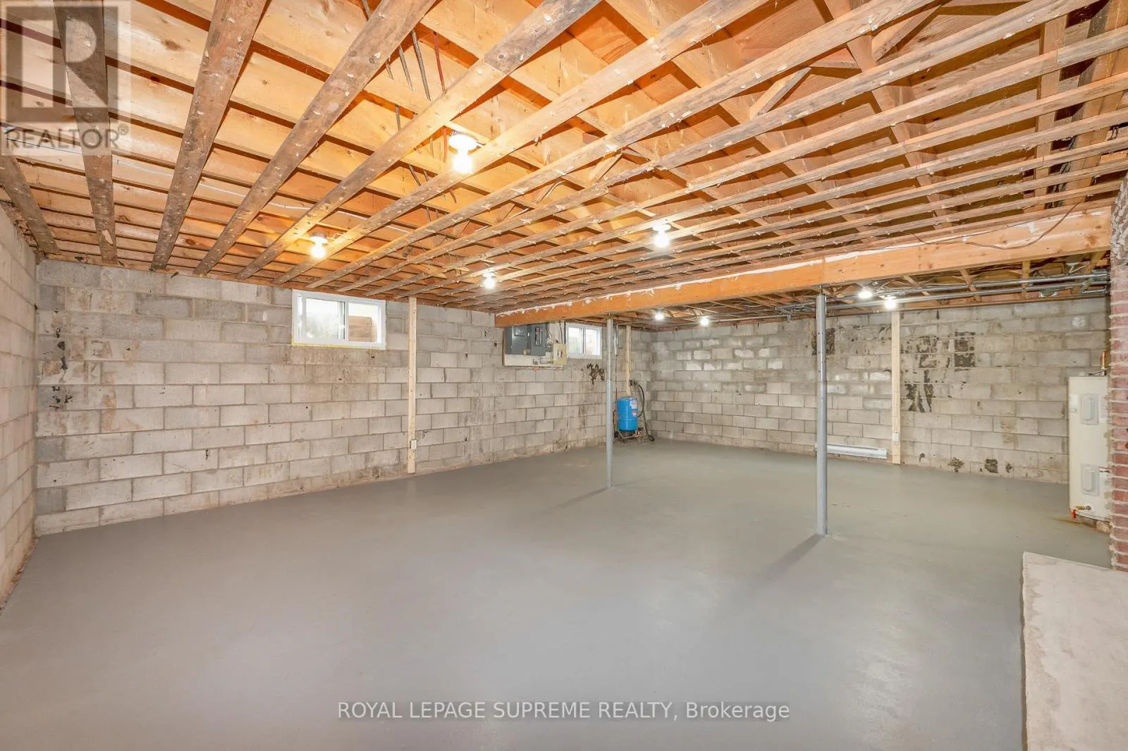 2035 HOLLOW ROAD