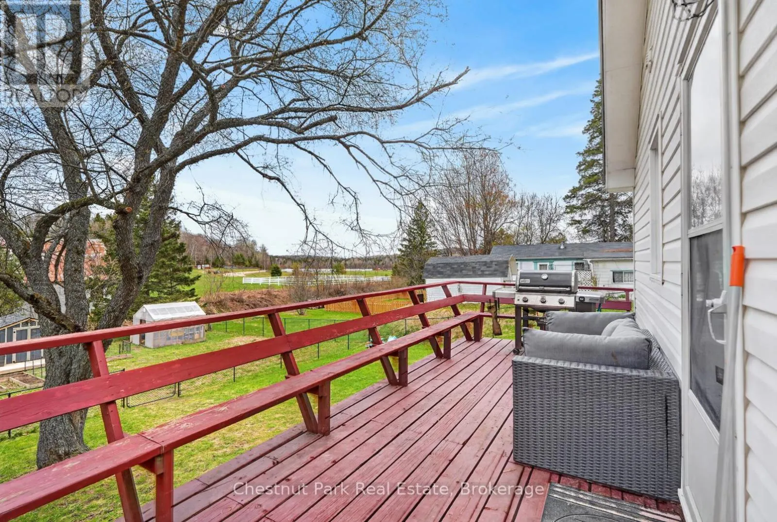 213 YONGE STREET