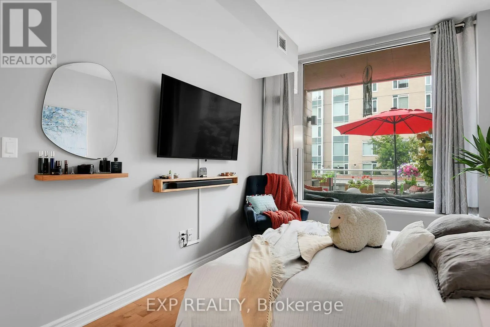 203 - 575 BYRON AVENUE