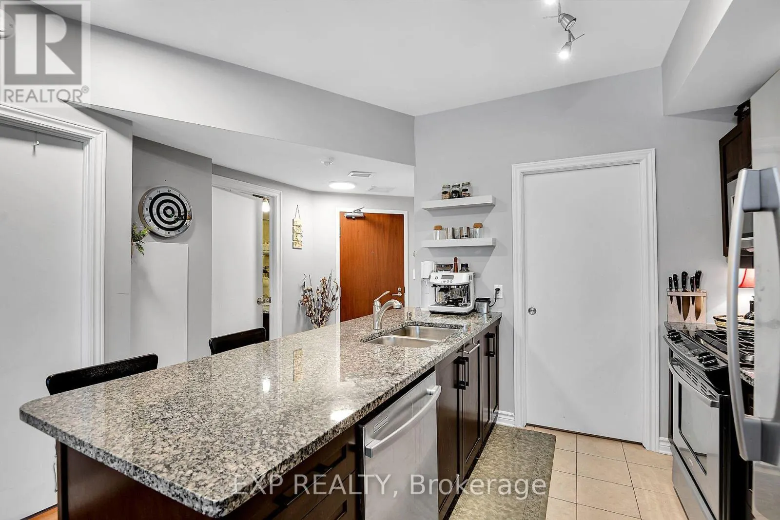 203 - 575 BYRON AVENUE