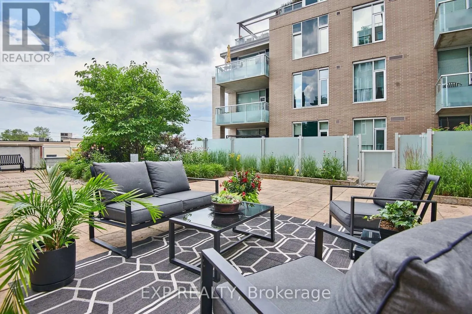 203 - 575 BYRON AVENUE
