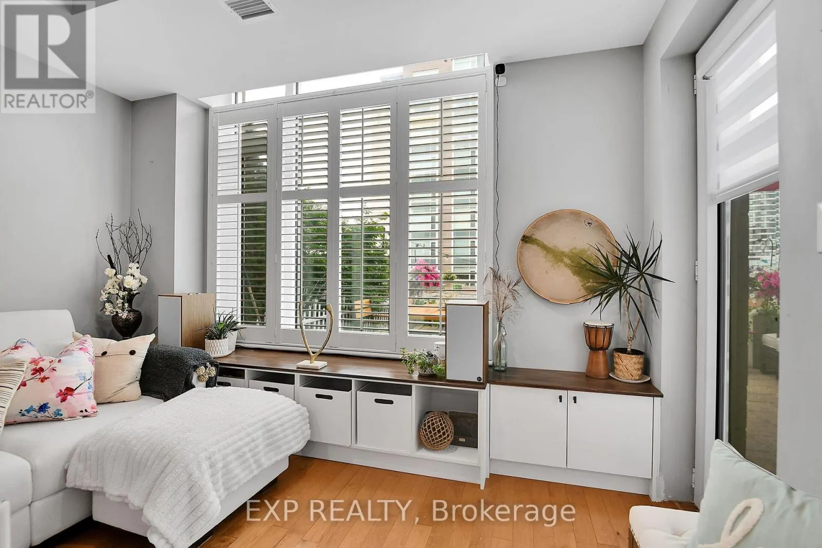 203 - 575 BYRON AVENUE