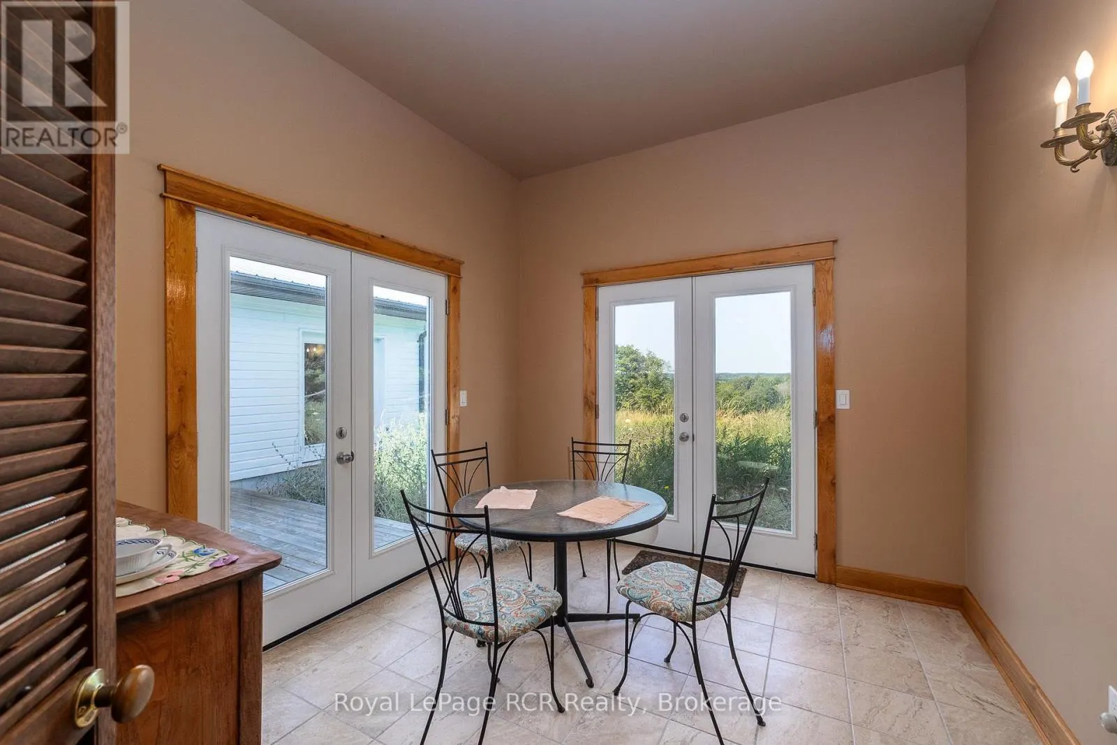 637316 ST. VINCENT-SYDENHAM TOWNLINE