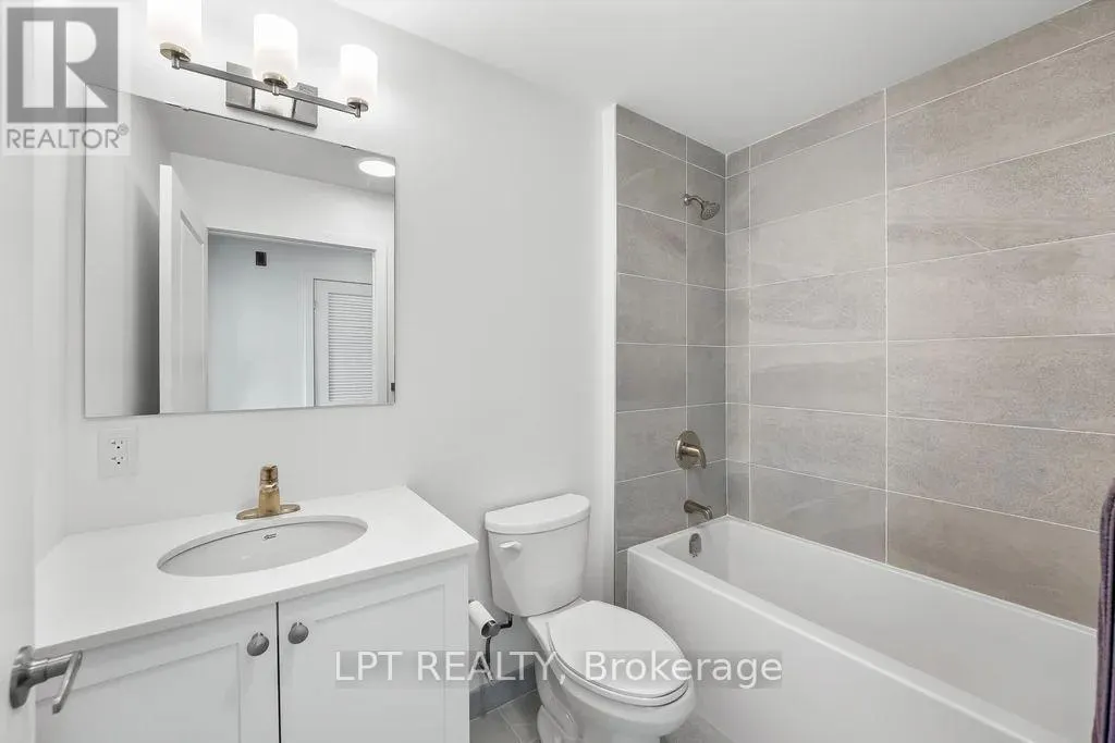 402 - 19B WEST STREET N
