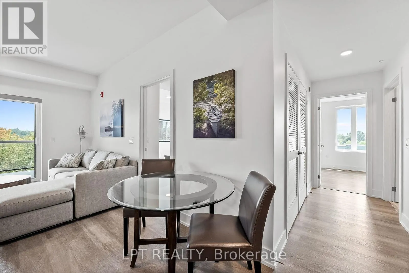 402 - 19B WEST STREET N
