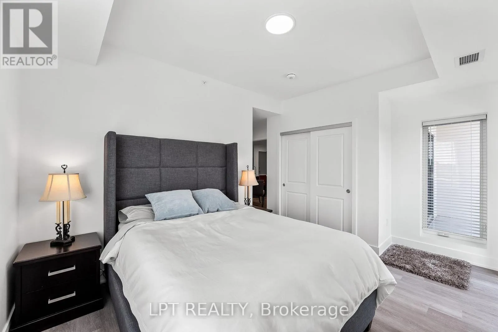 402 - 19B WEST STREET N