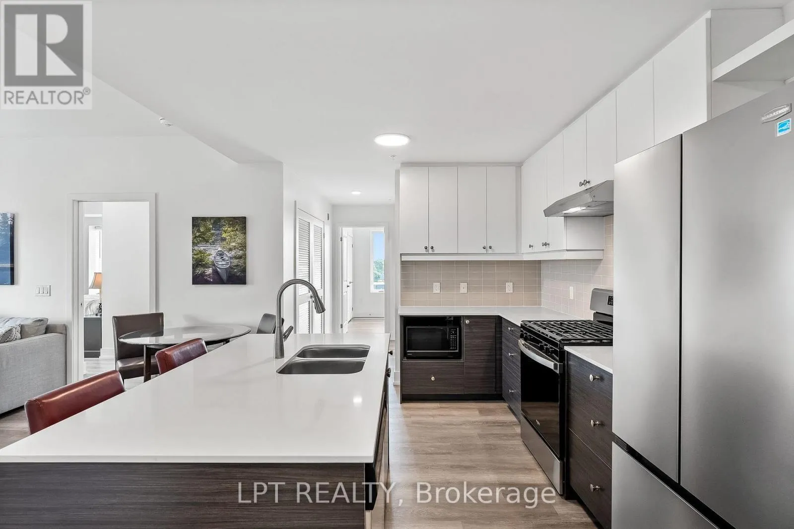 402 - 19B WEST STREET N