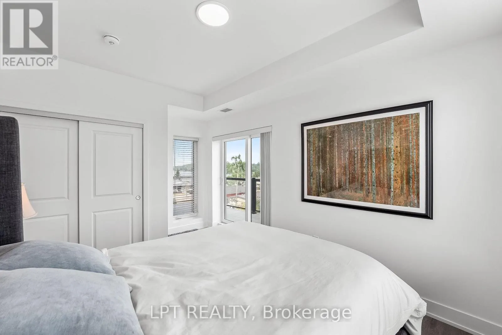 402 - 19B WEST STREET N