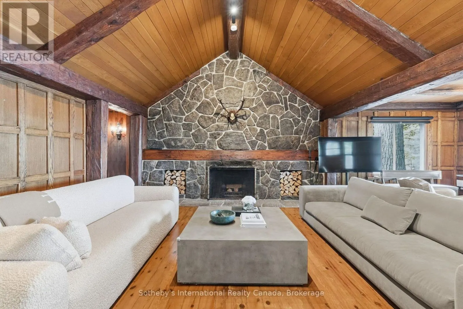 1097 ARMSTRONG POINT ROAD