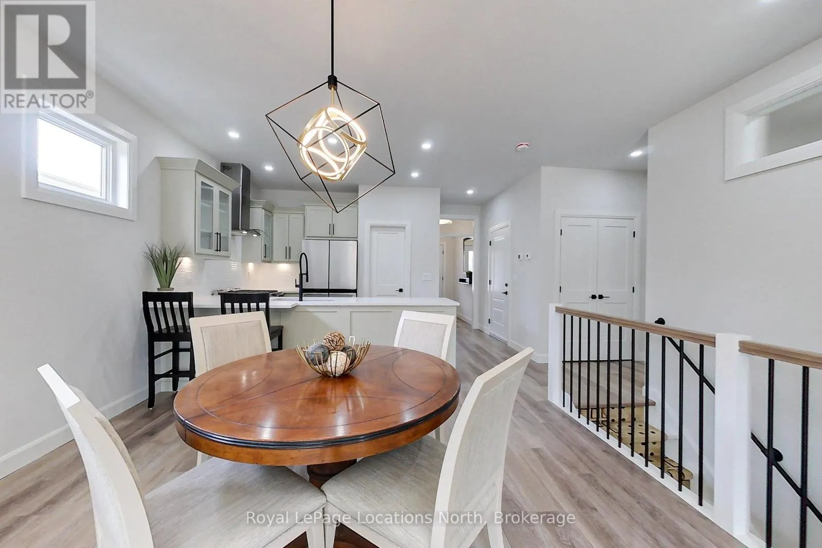 145 BOUCHER STREET E
