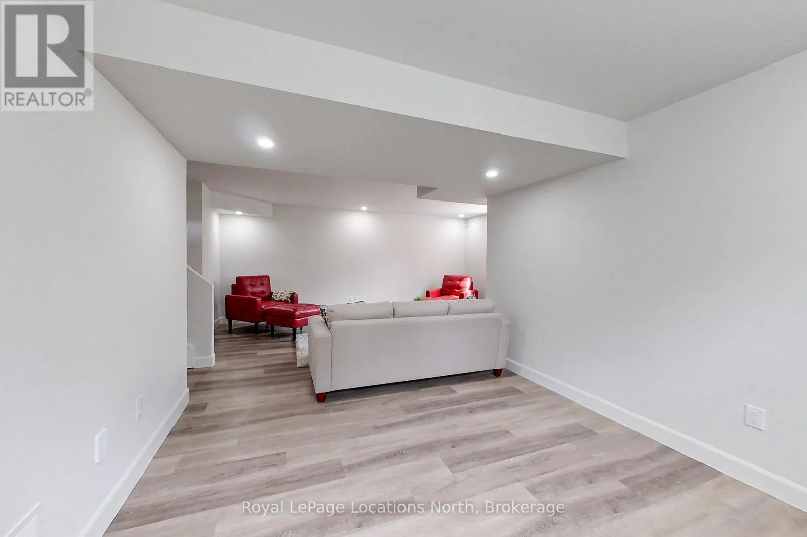 145 BOUCHER STREET E