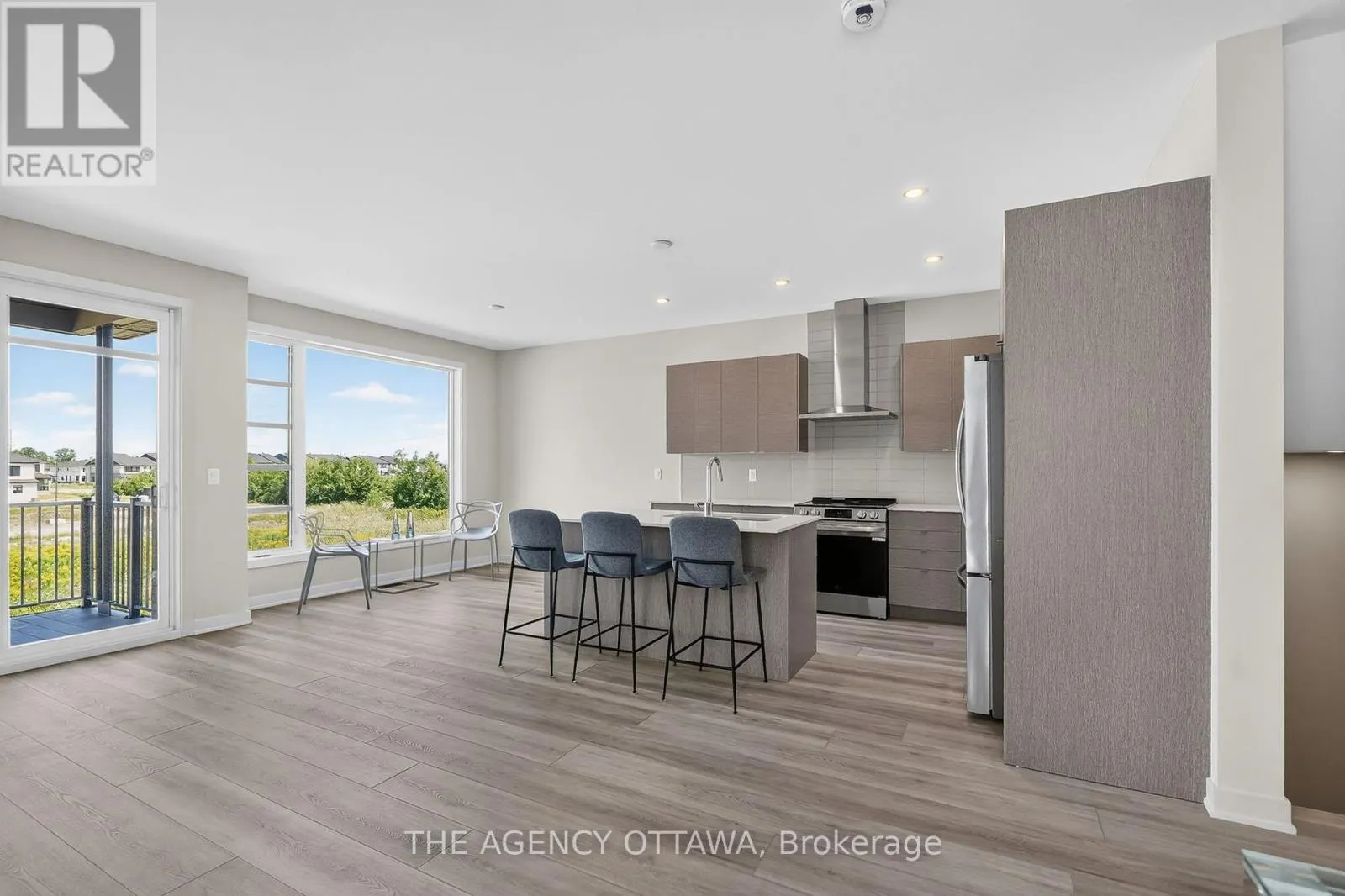 3007 SHOWCASE CRESCENT