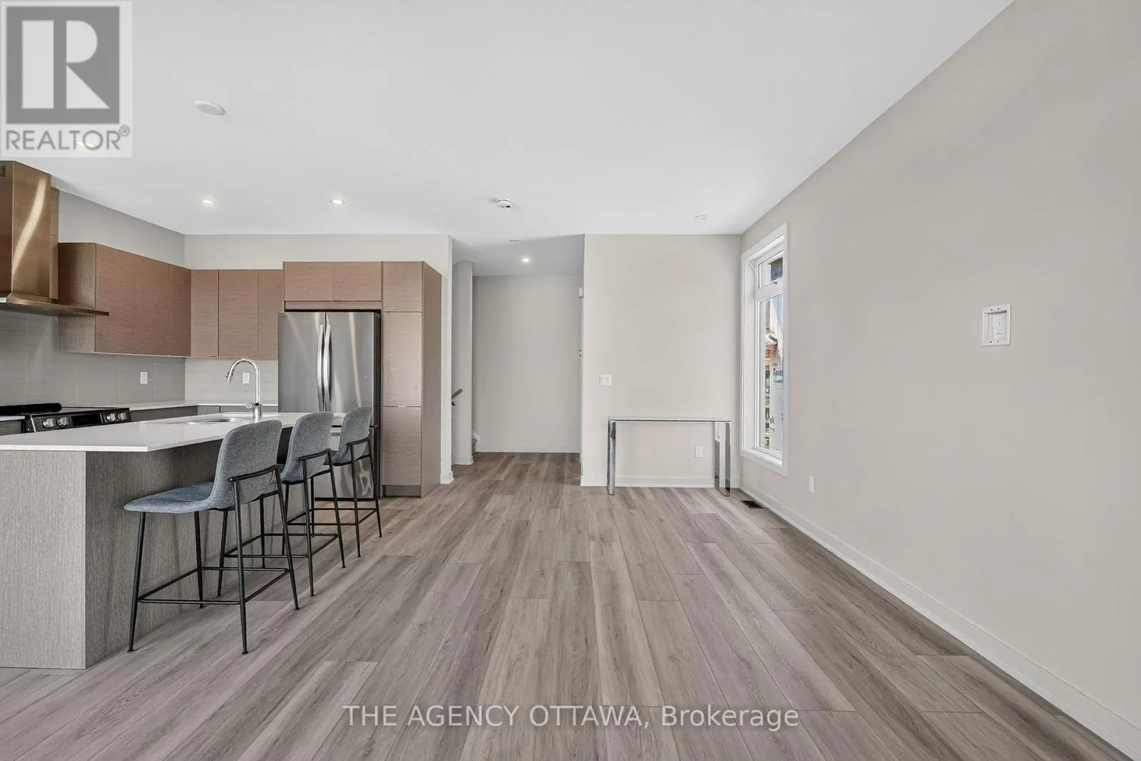 3007 SHOWCASE CRESCENT