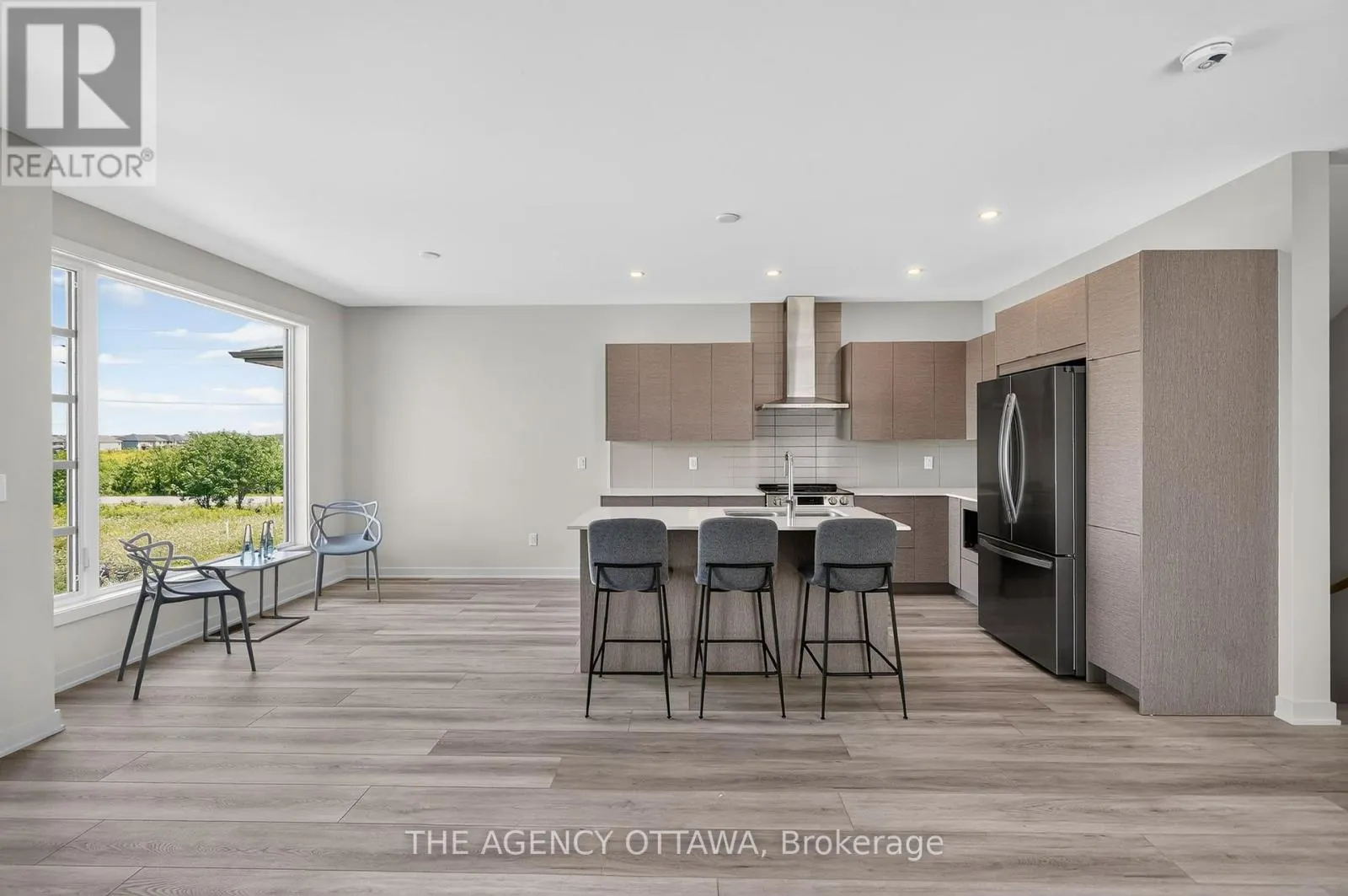 3007 SHOWCASE CRESCENT