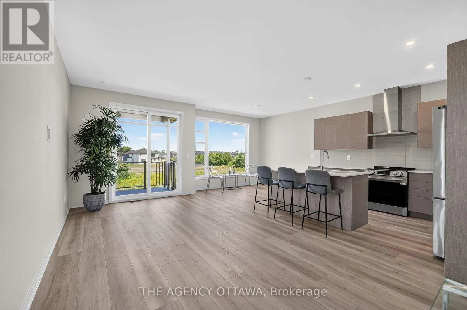 3007 SHOWCASE CRESCENT