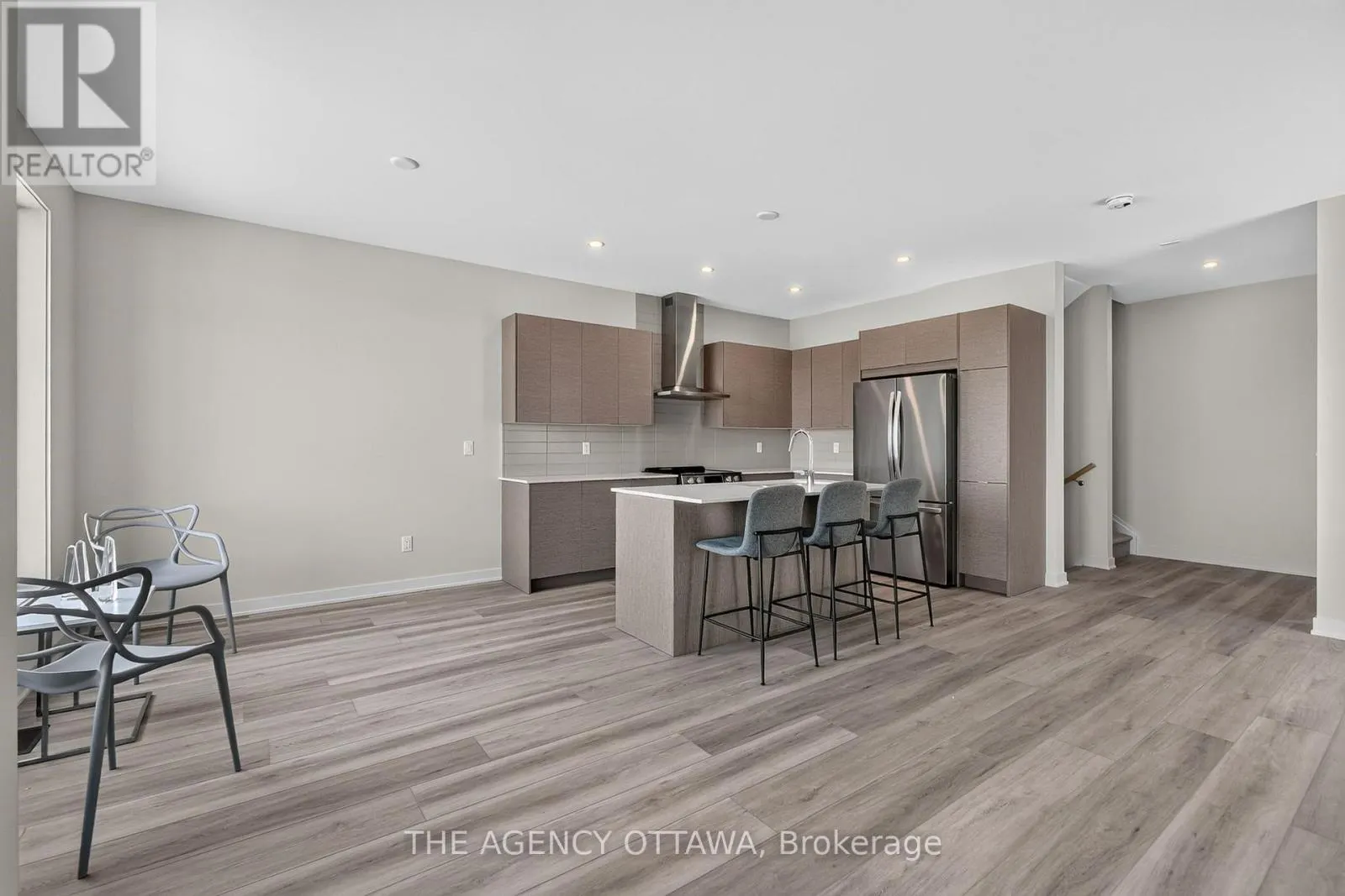 3007 SHOWCASE CRESCENT