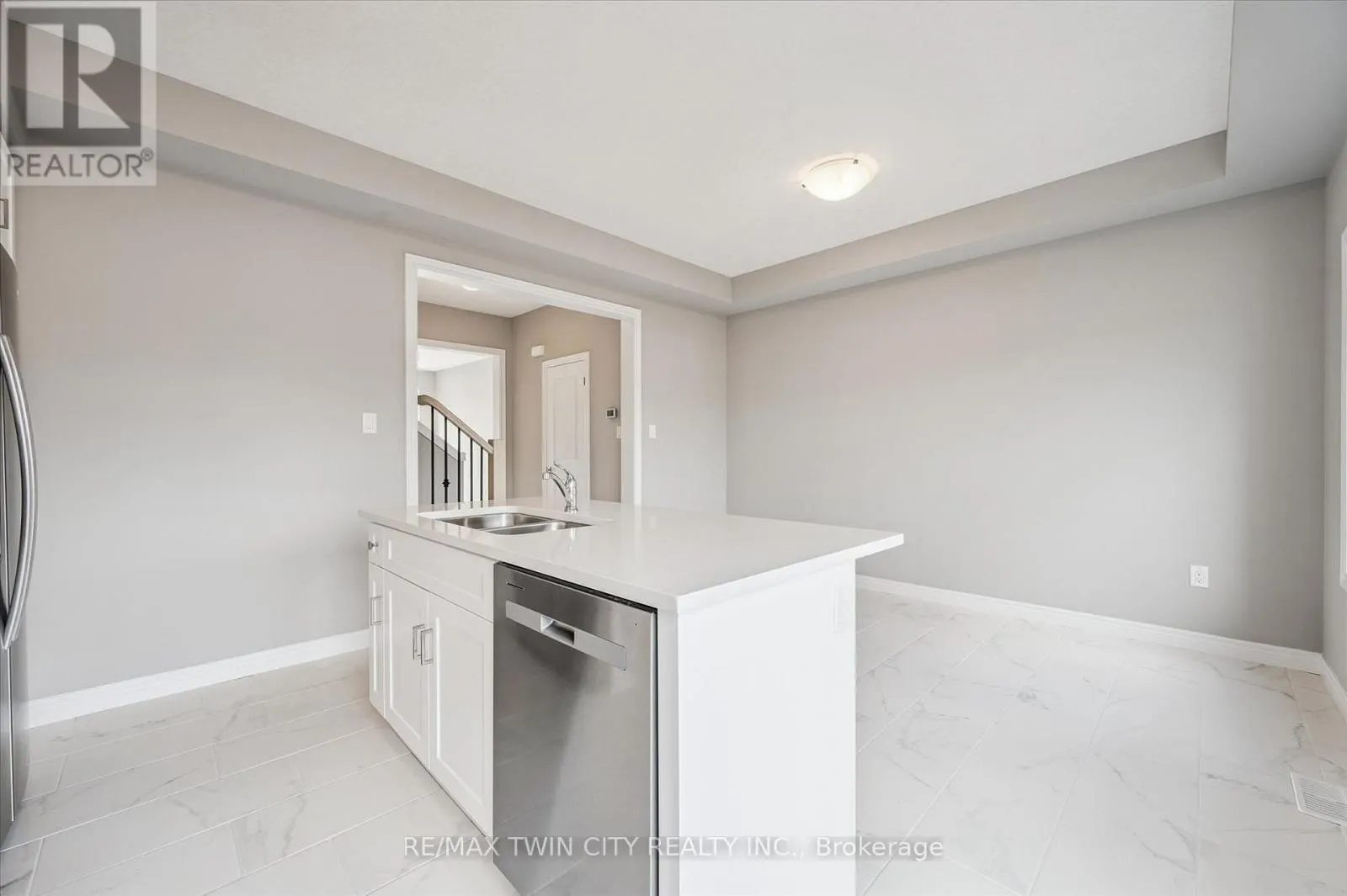 27 SORA LANE