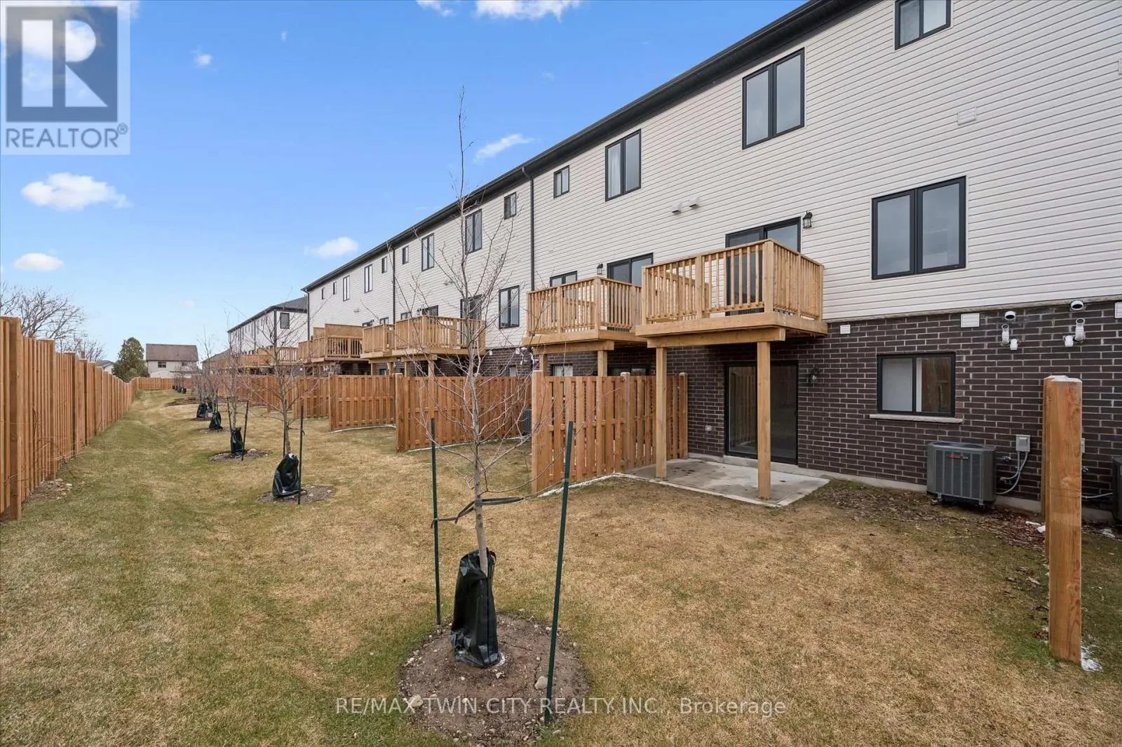 27 SORA LANE