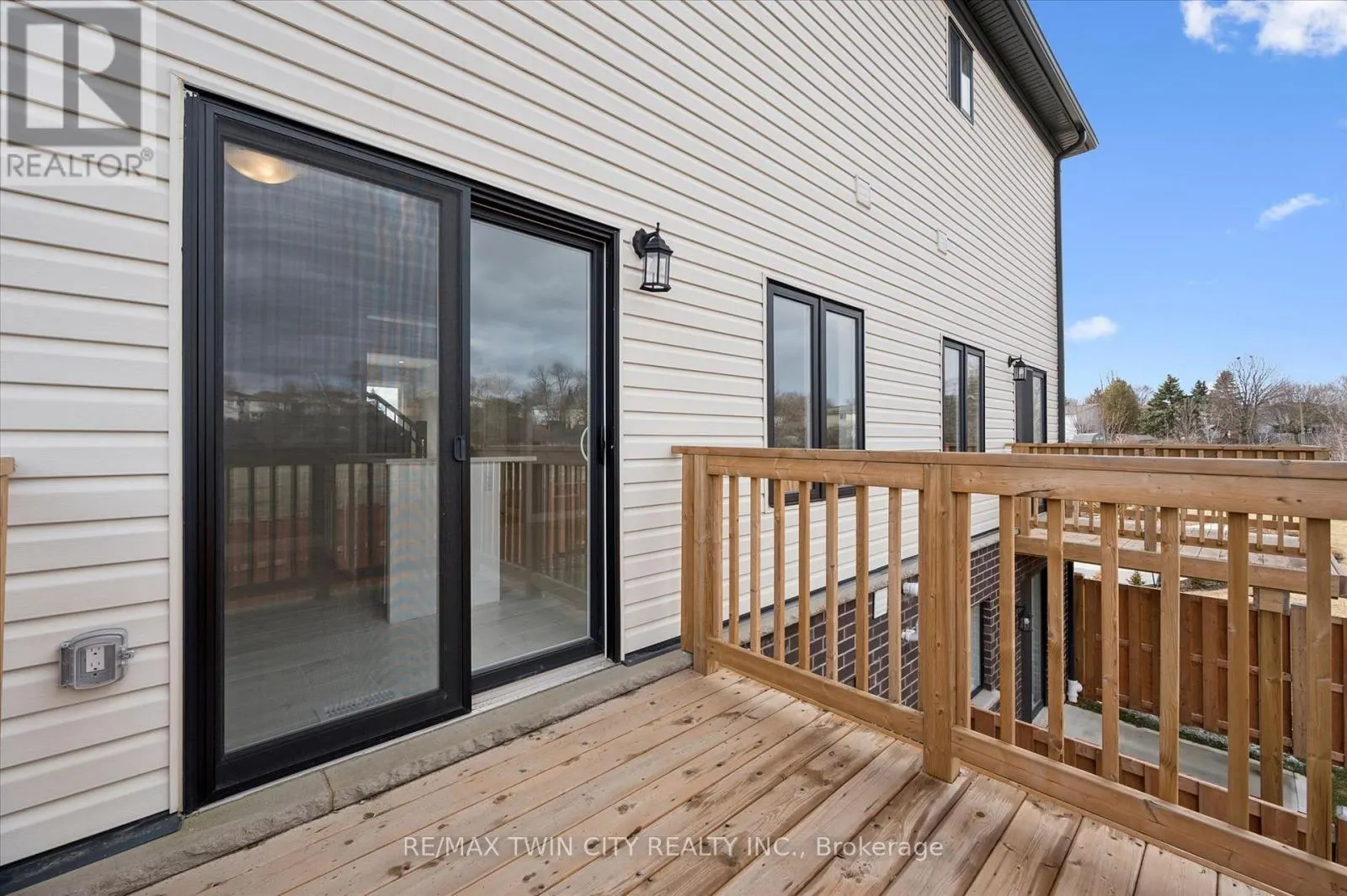 27 SORA LANE