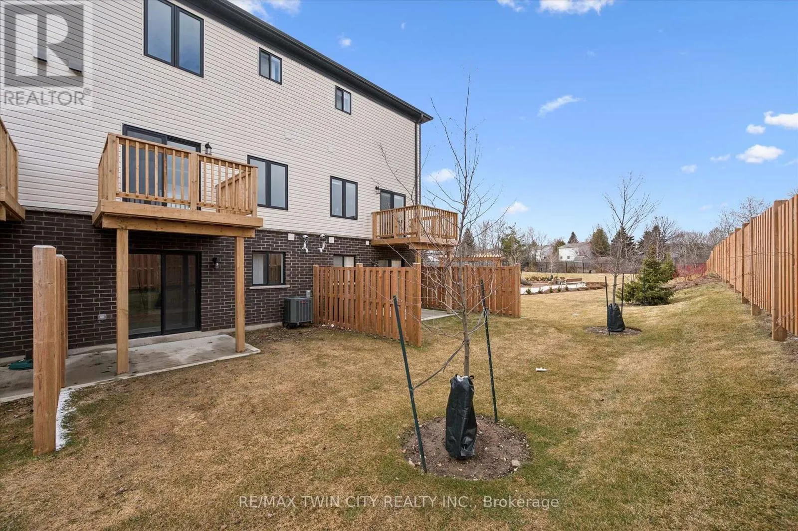 27 SORA LANE