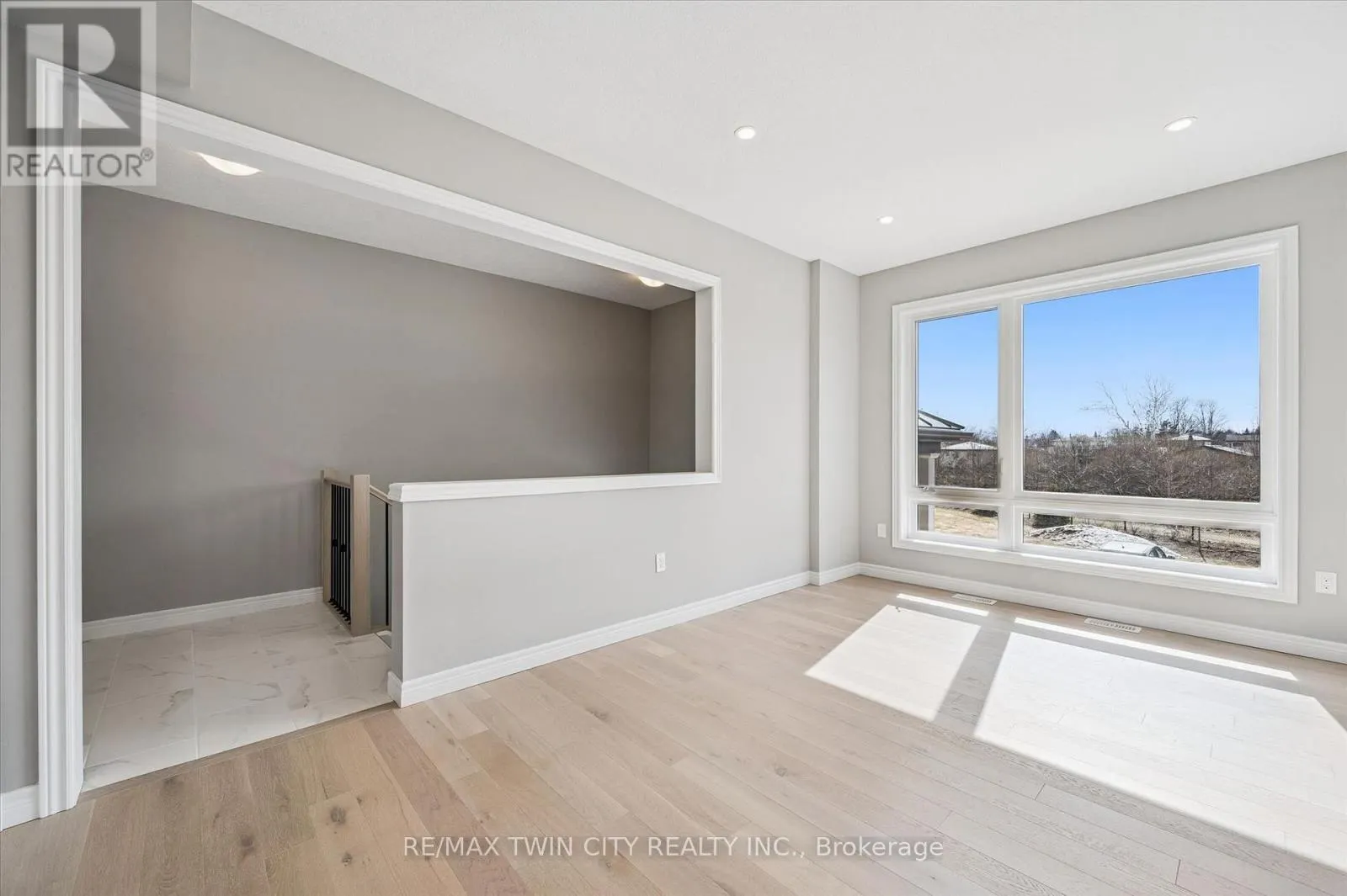 27 SORA LANE
