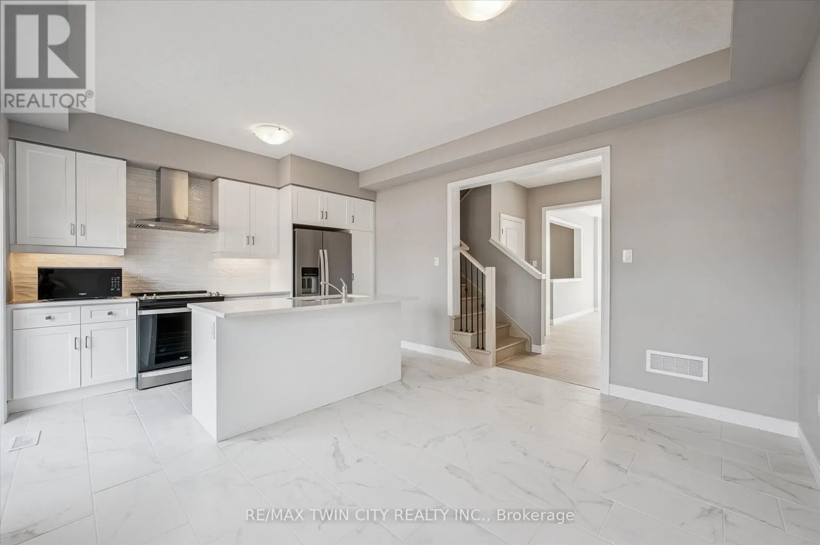 27 SORA LANE