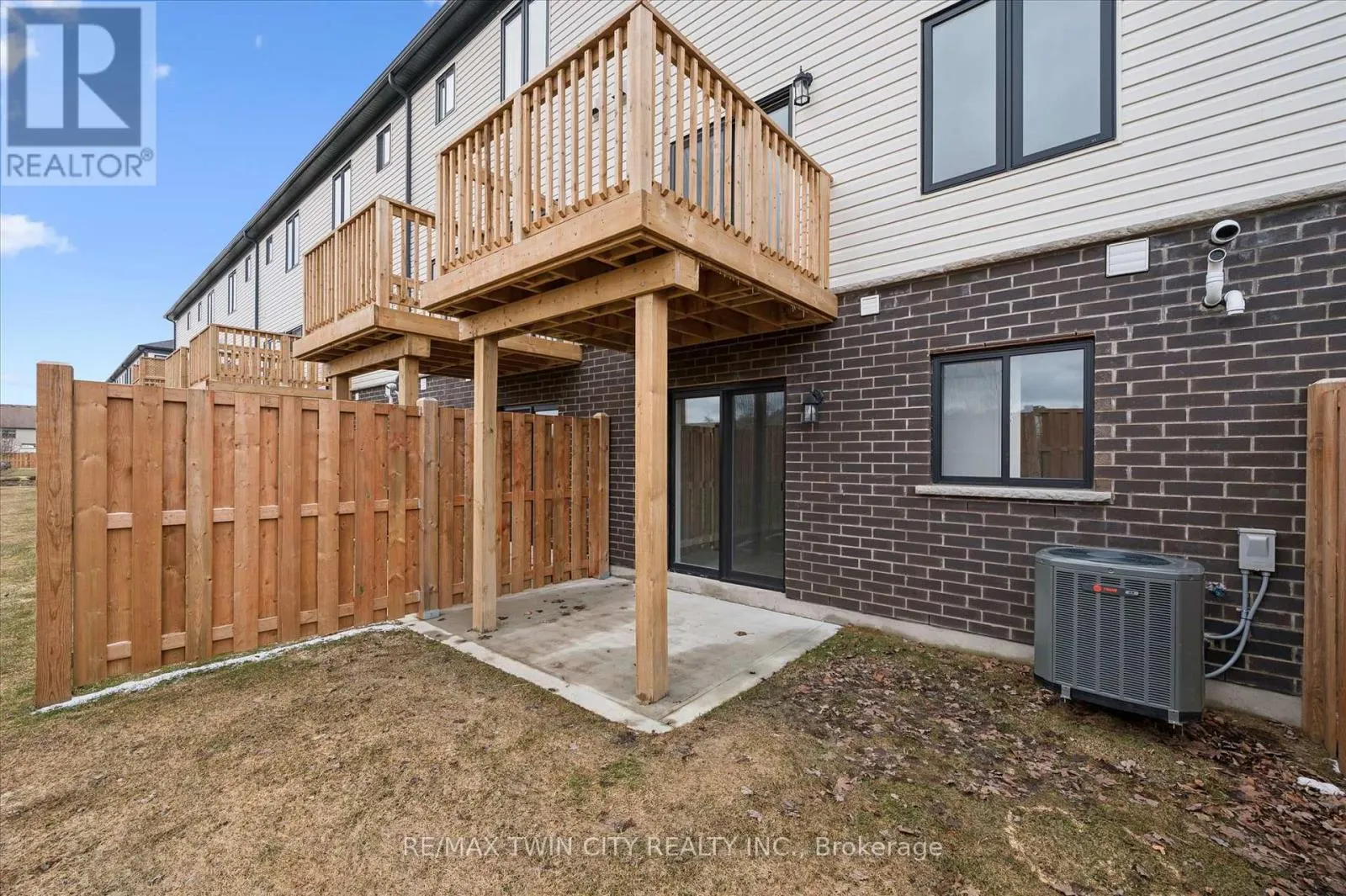27 SORA LANE