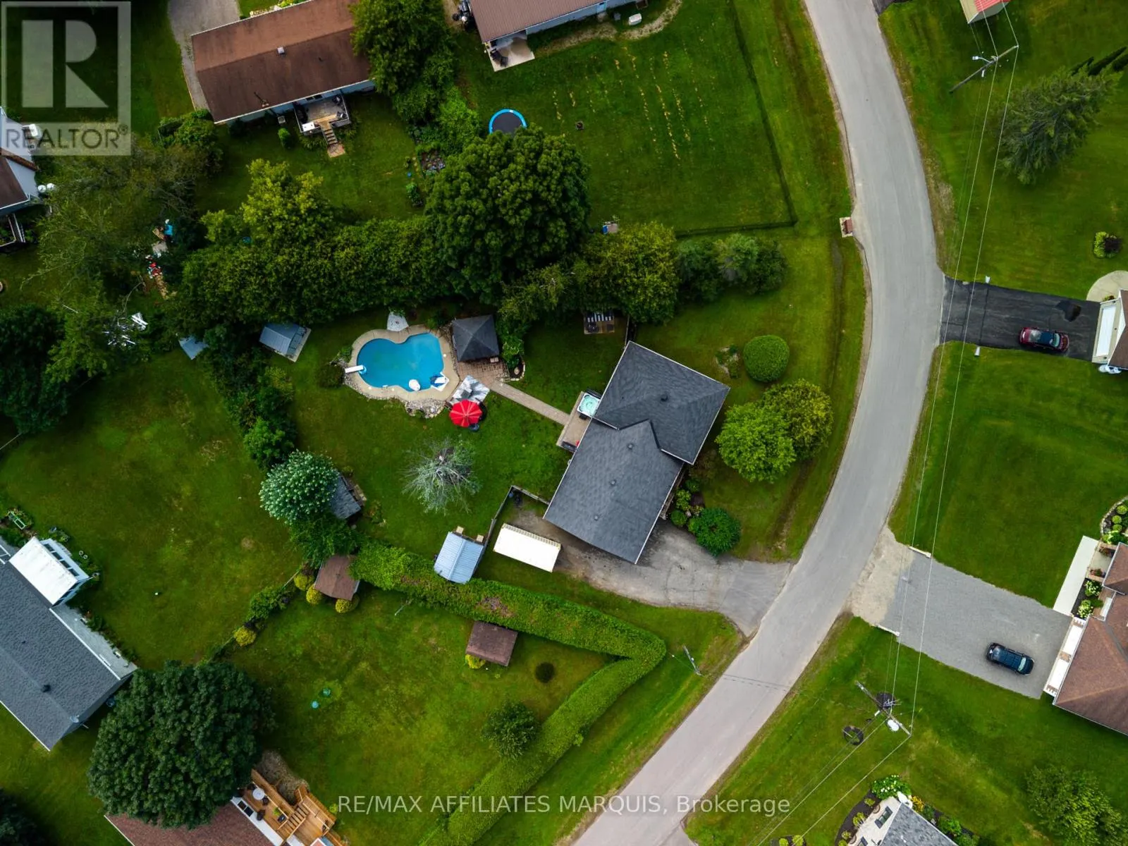 3 SUNSET DRIVE