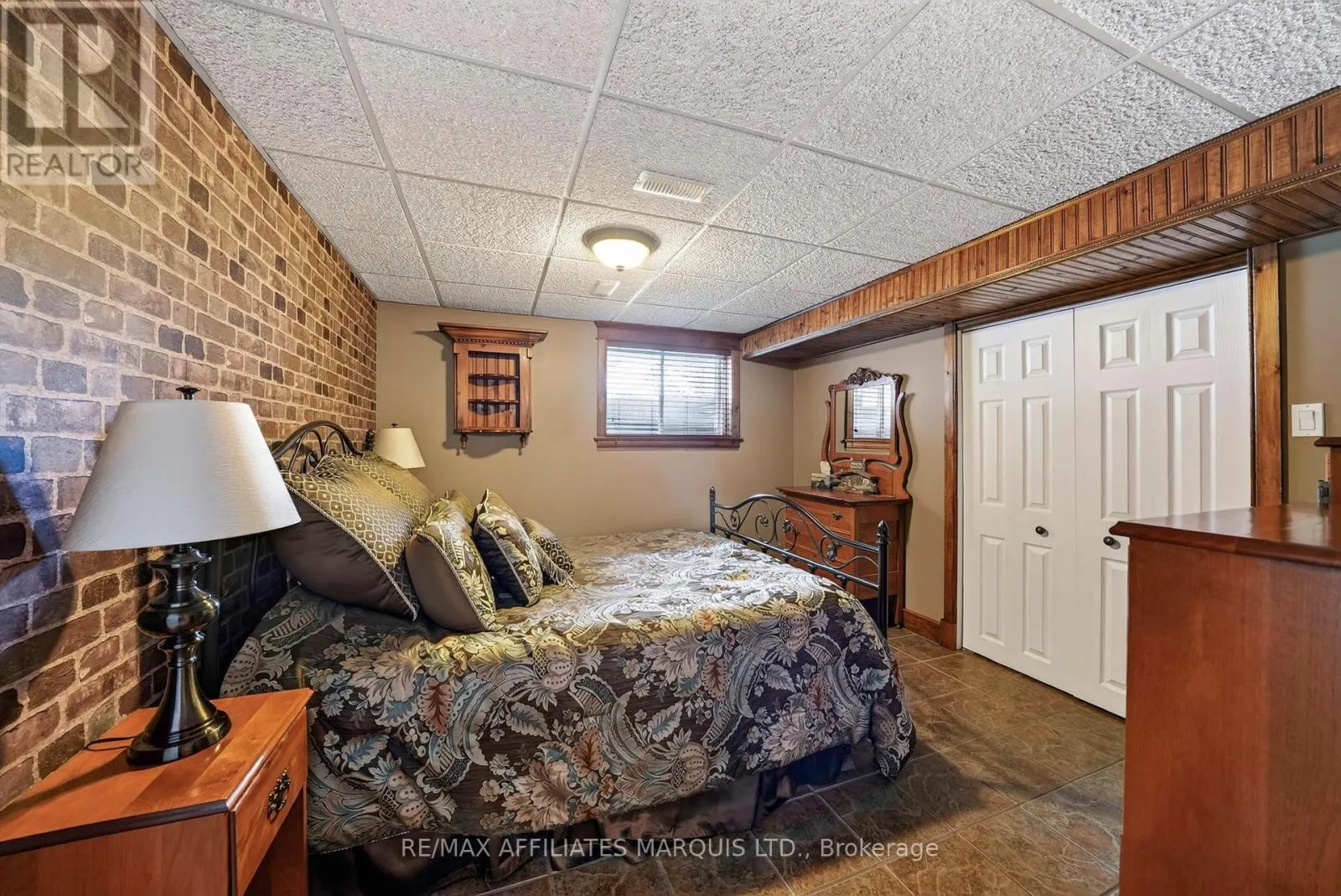 6242 SHANNON LANE
