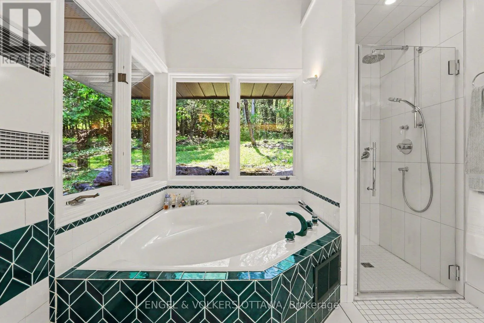 4637 NORTHWOODS DRIVE