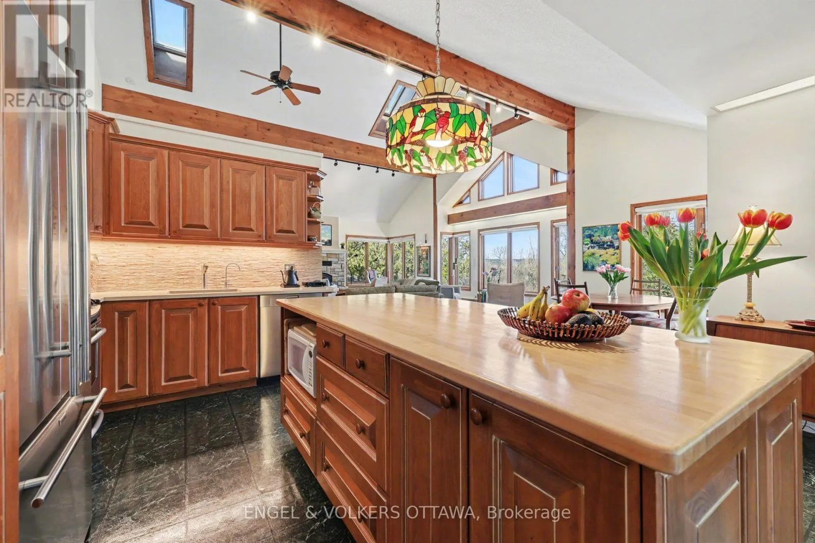 4637 NORTHWOODS DRIVE
