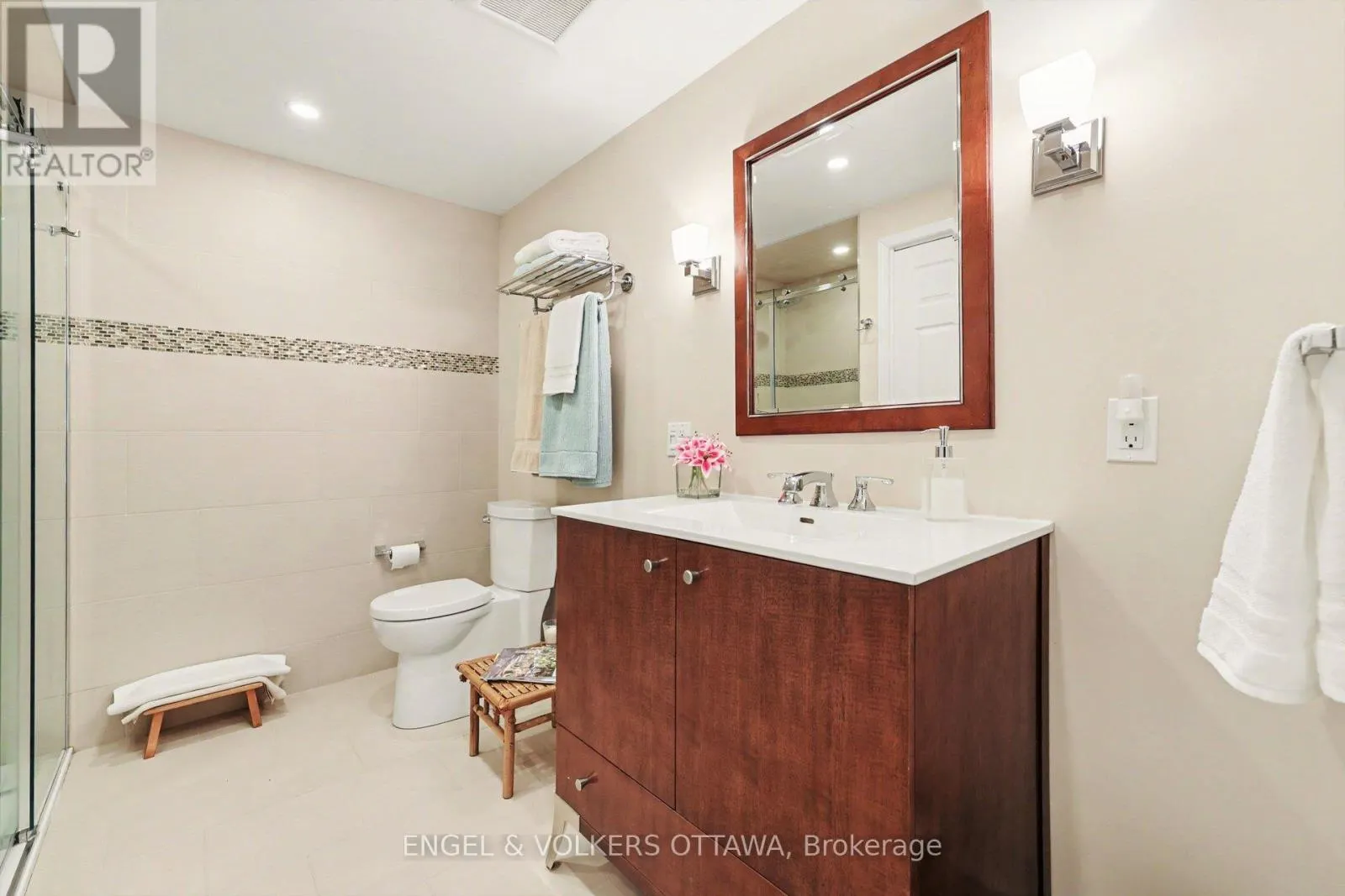4637 NORTHWOODS DRIVE