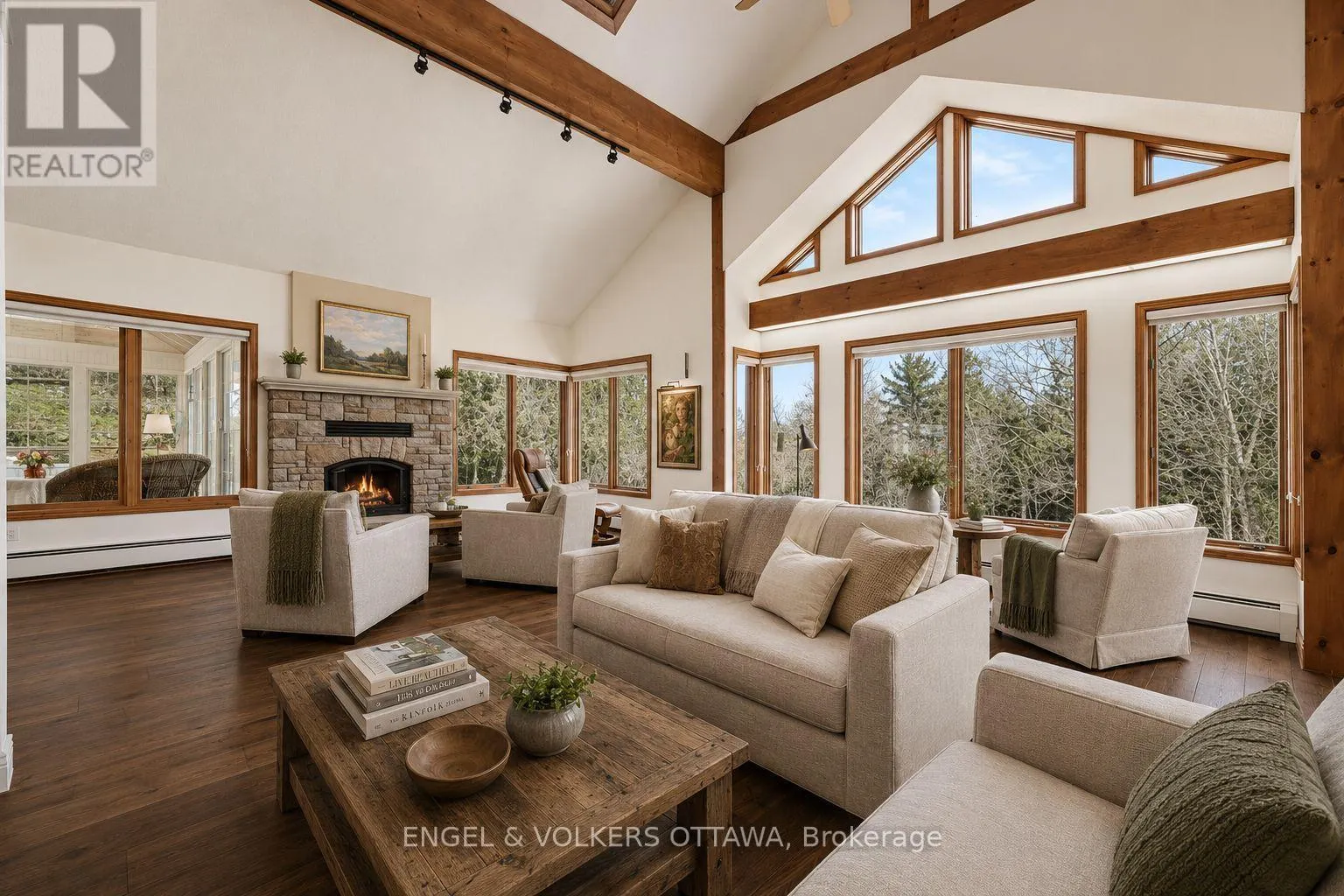 4637 NORTHWOODS DRIVE