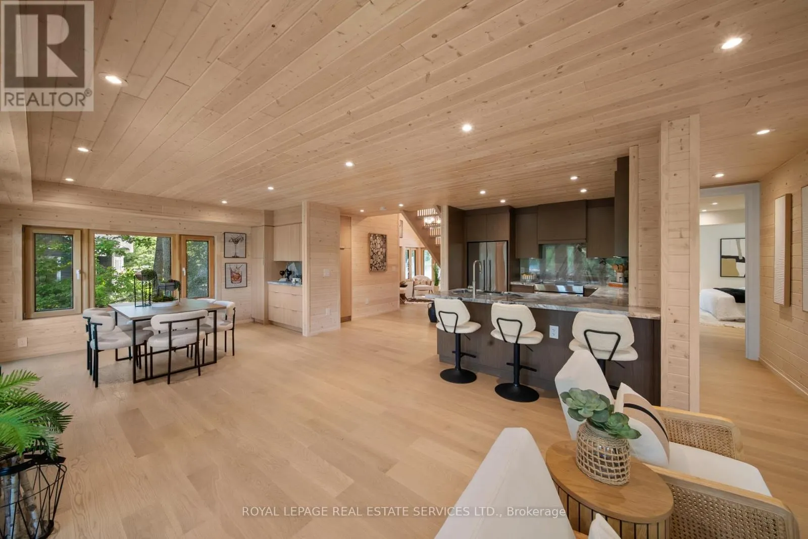 1024 LIDSLEY ROAD