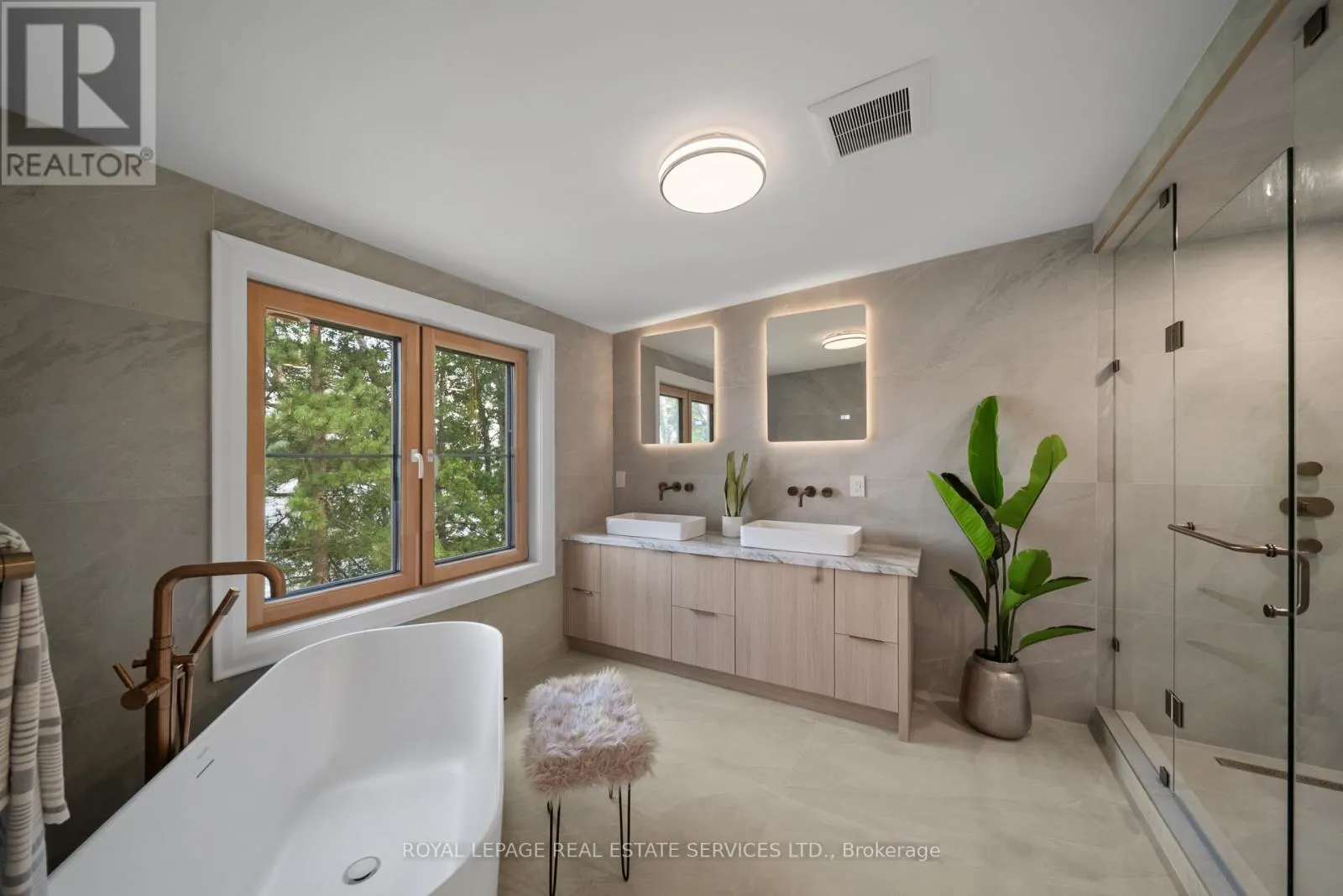 1024 LIDSLEY ROAD