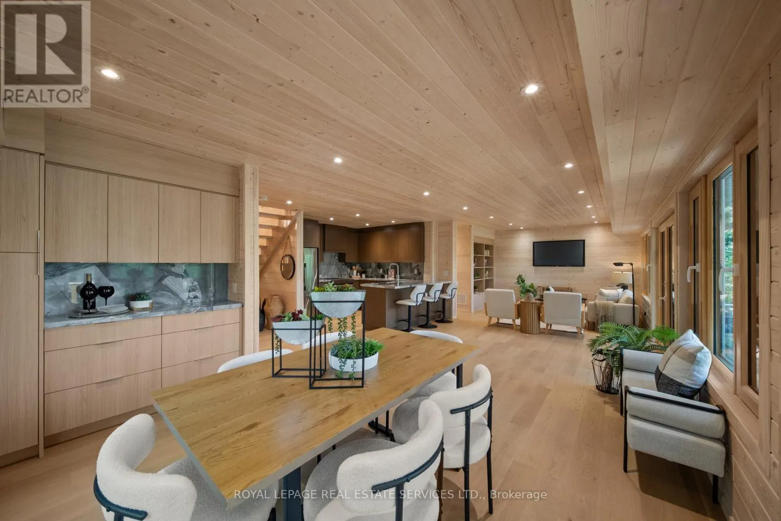 1024 LIDSLEY ROAD