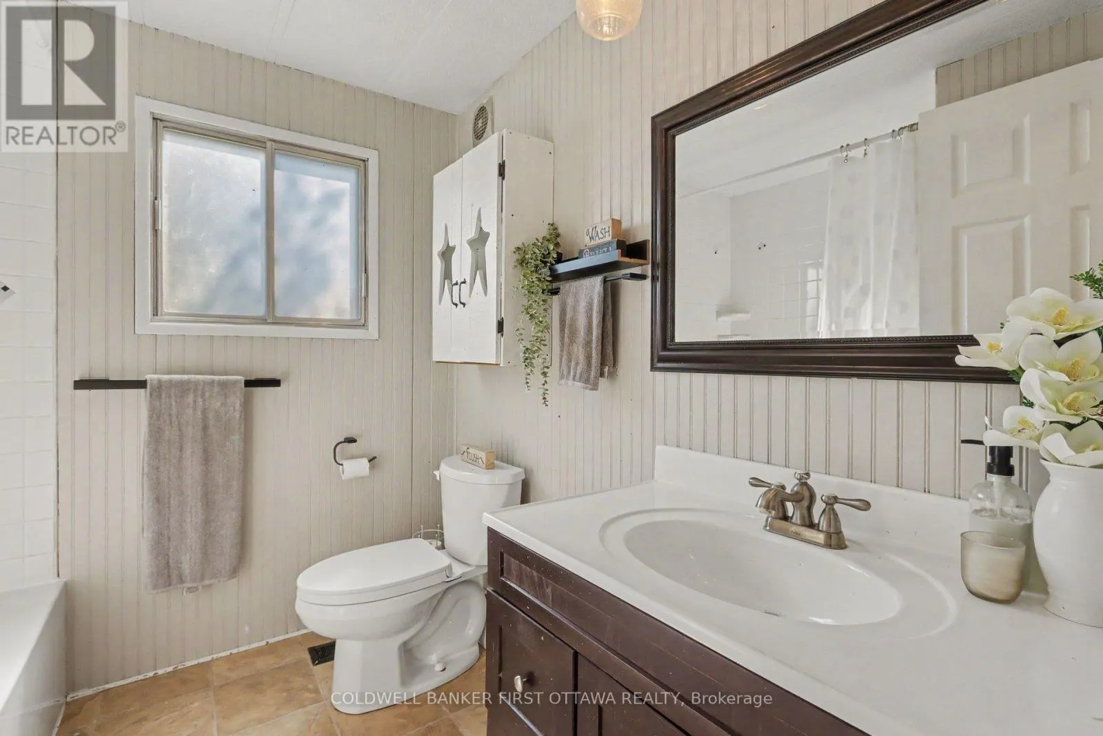 17 BRIDLE PATH