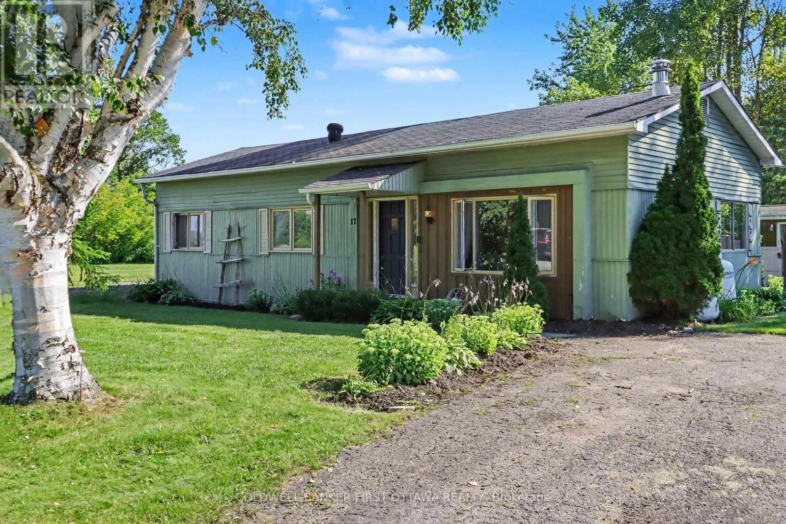 17 BRIDLE PATH
