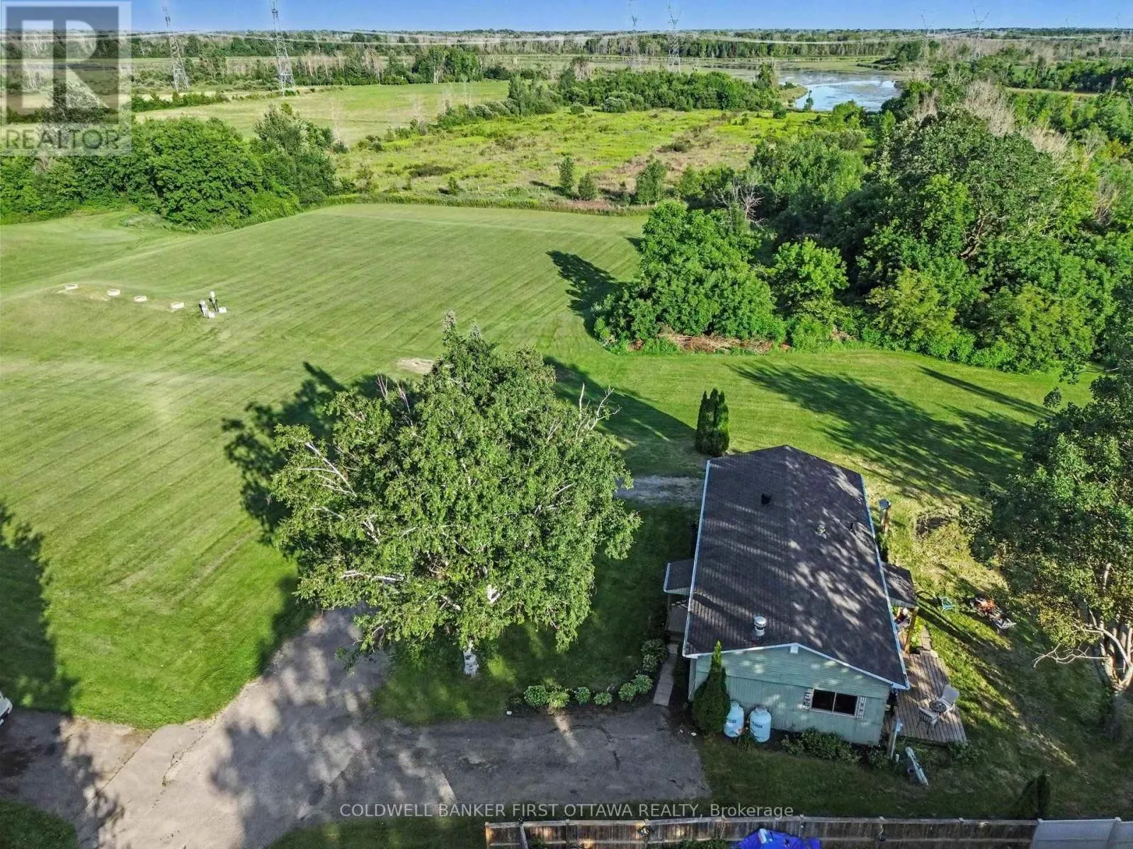17 BRIDLE PATH