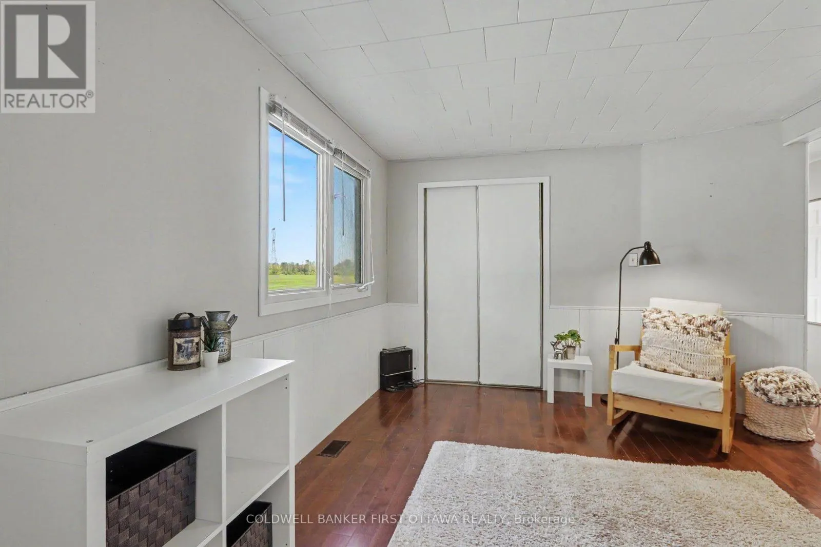 17 BRIDLE PATH