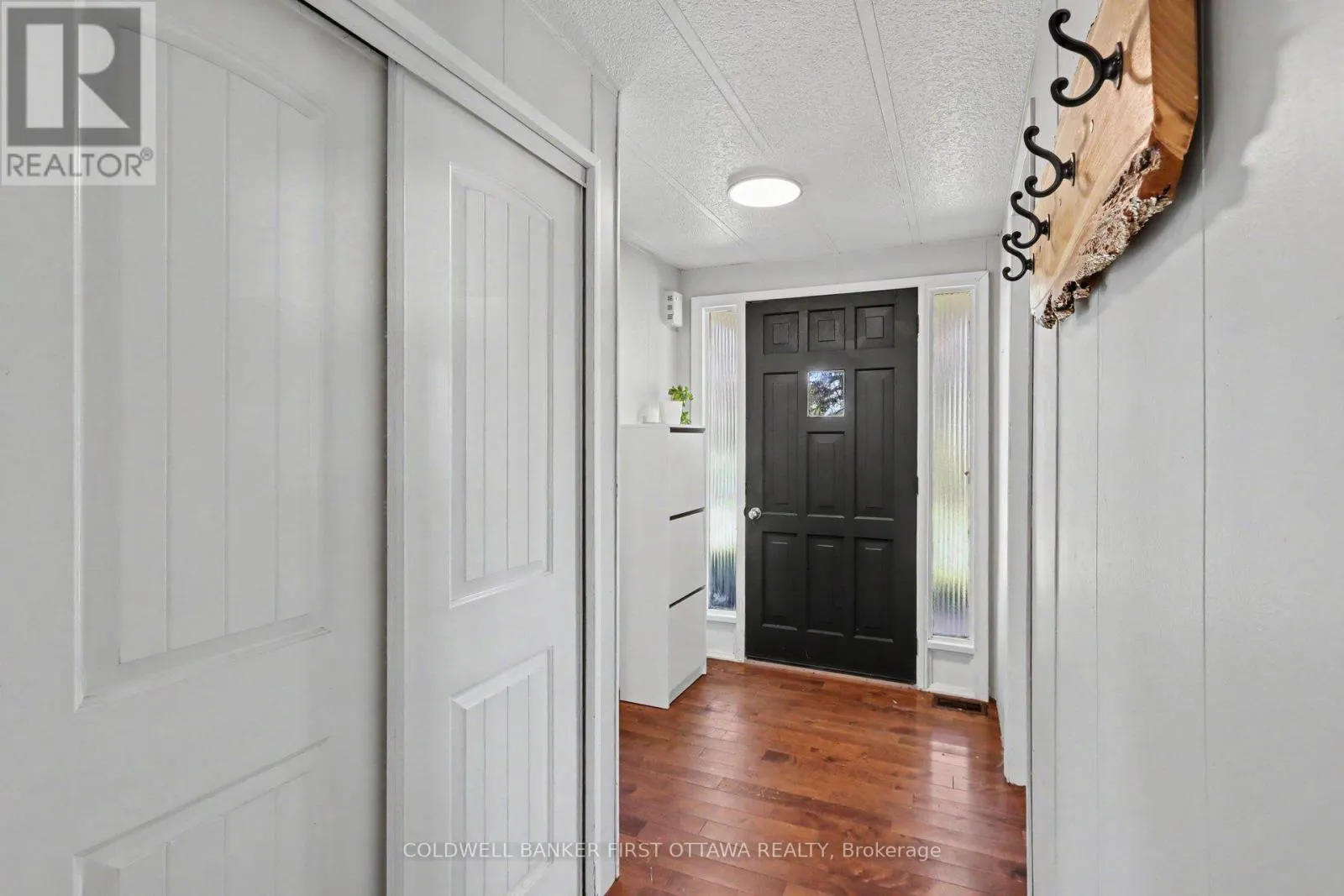 17 BRIDLE PATH