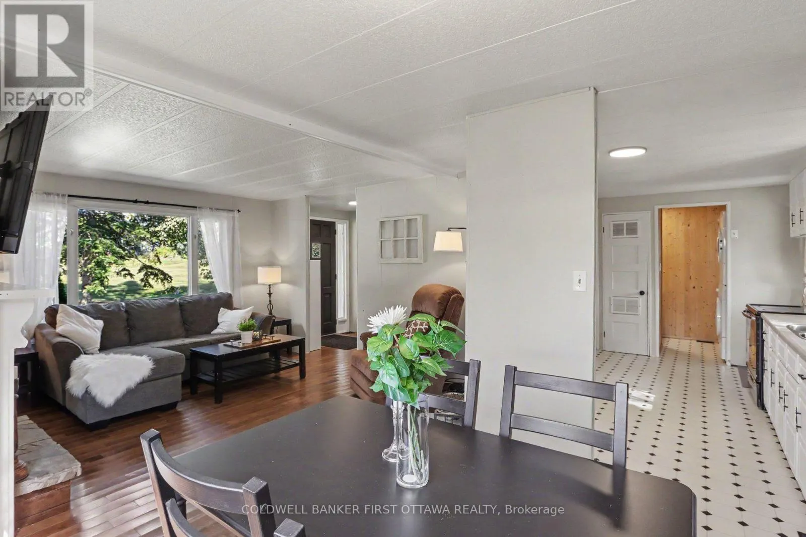 17 BRIDLE PATH
