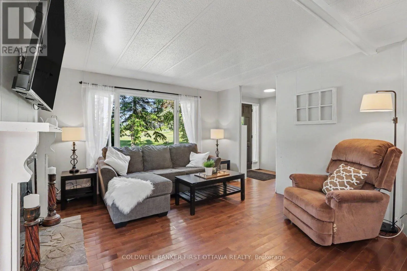 17 BRIDLE PATH