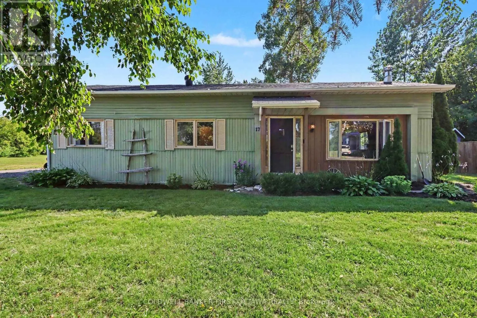 17 BRIDLE PATH
