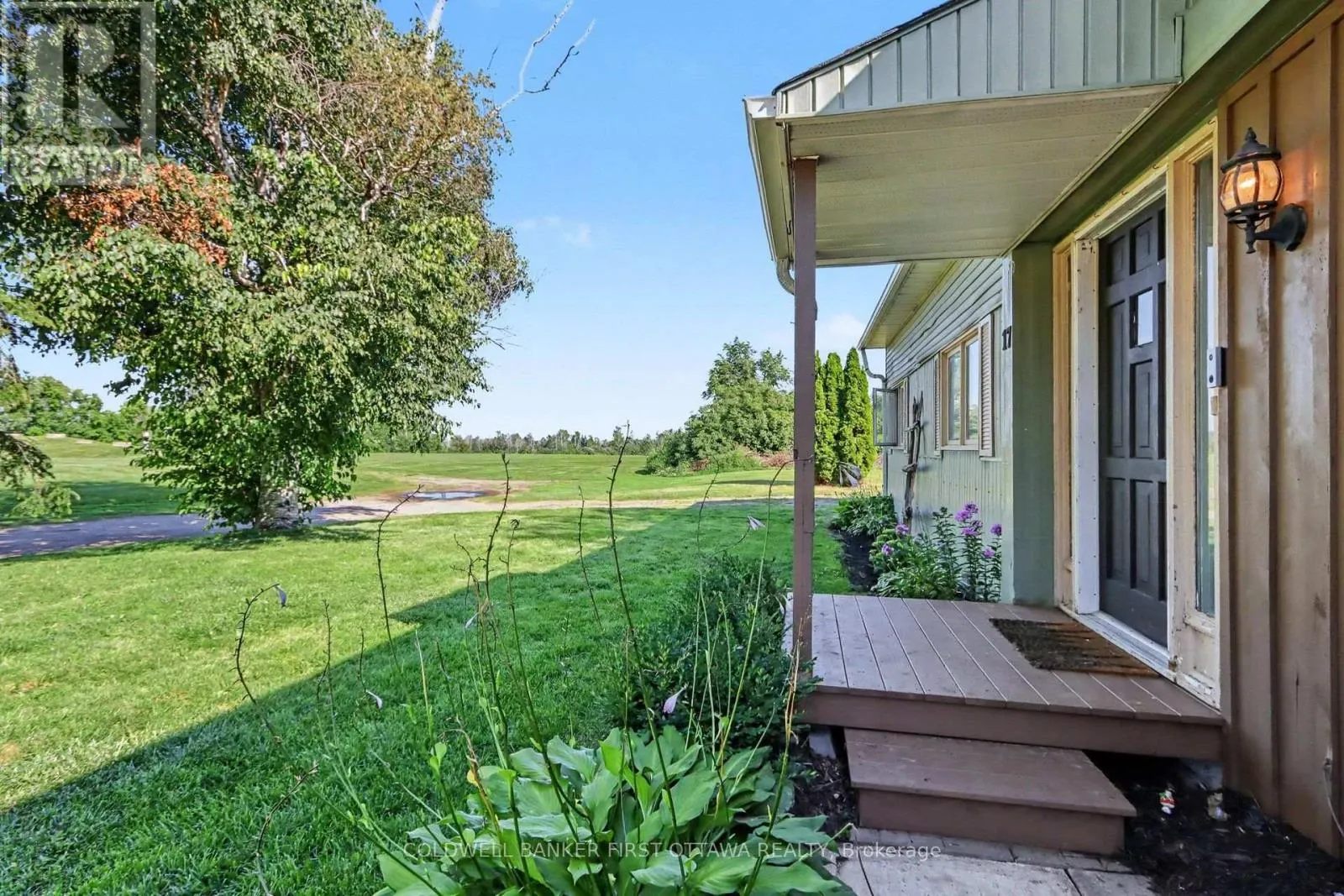 17 BRIDLE PATH