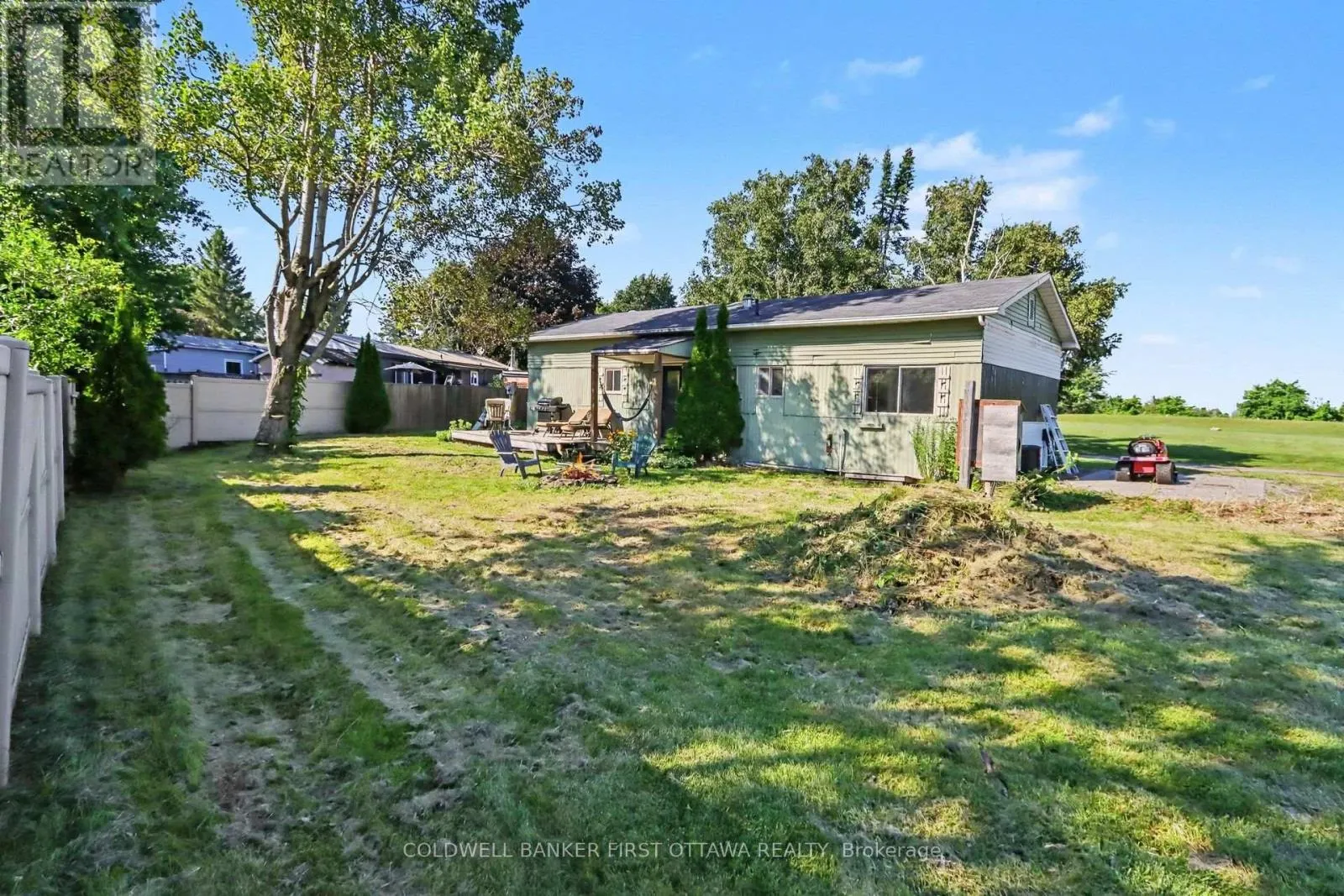 17 BRIDLE PATH