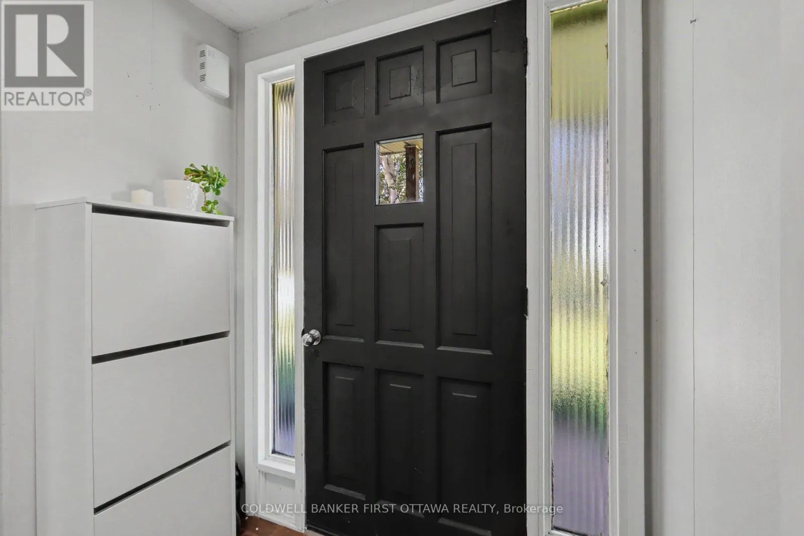 17 BRIDLE PATH