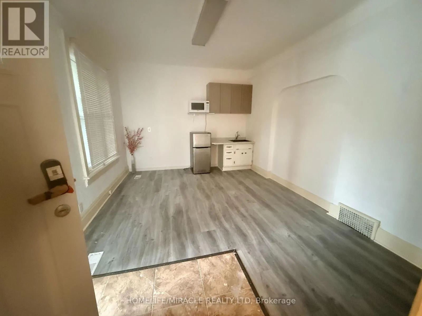 201 GRAND AVENUE