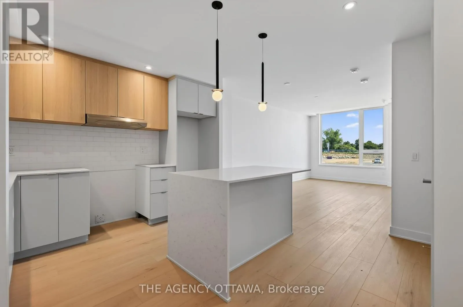201 - 3085 RIVERSIDE DRIVE