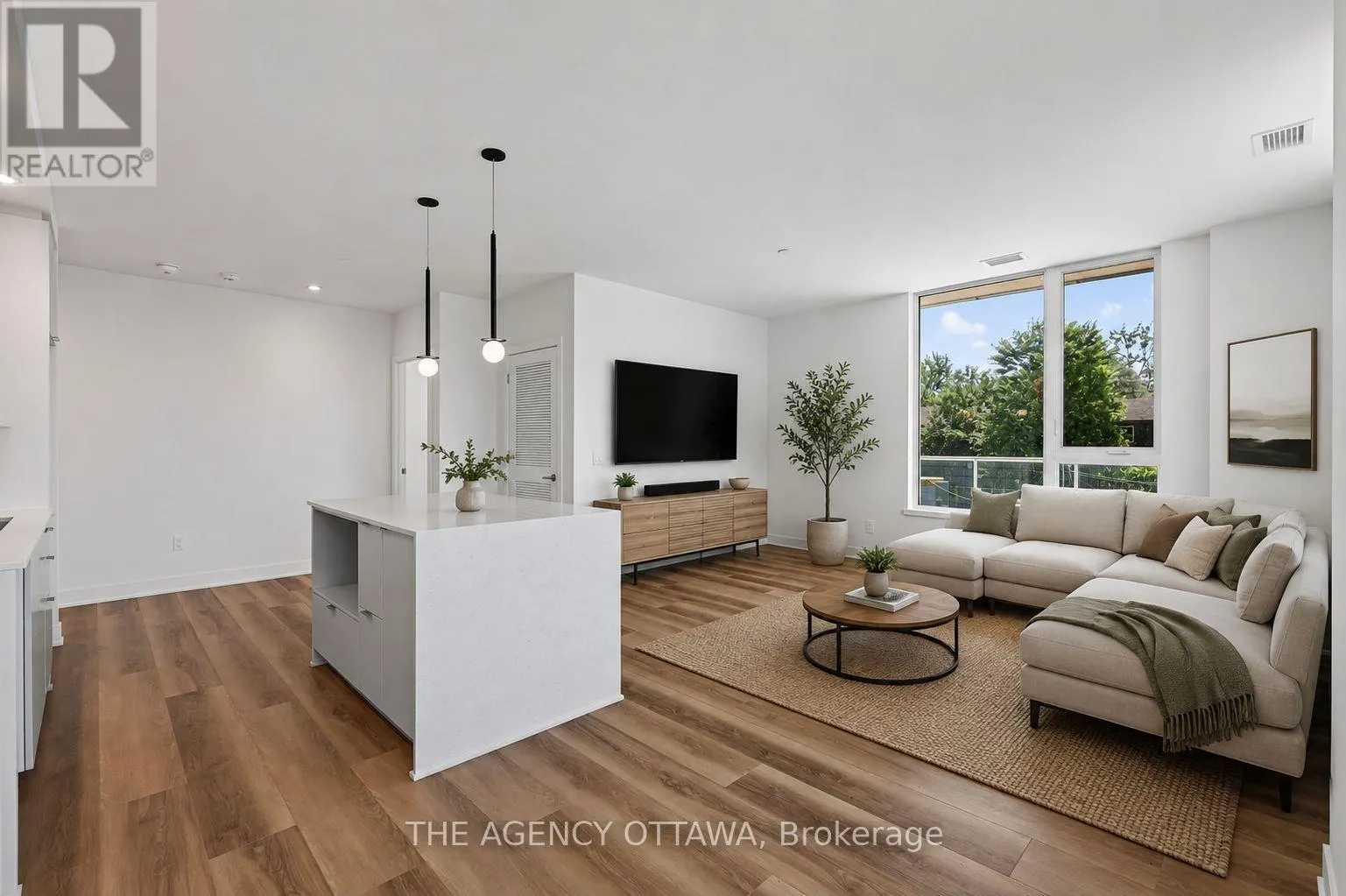 204 - 3085 RIVERSIDE DRIVE